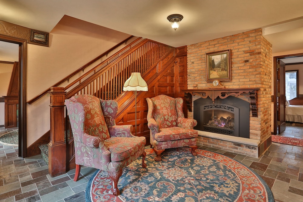 Stone Chalet B&B Inn and Event Center