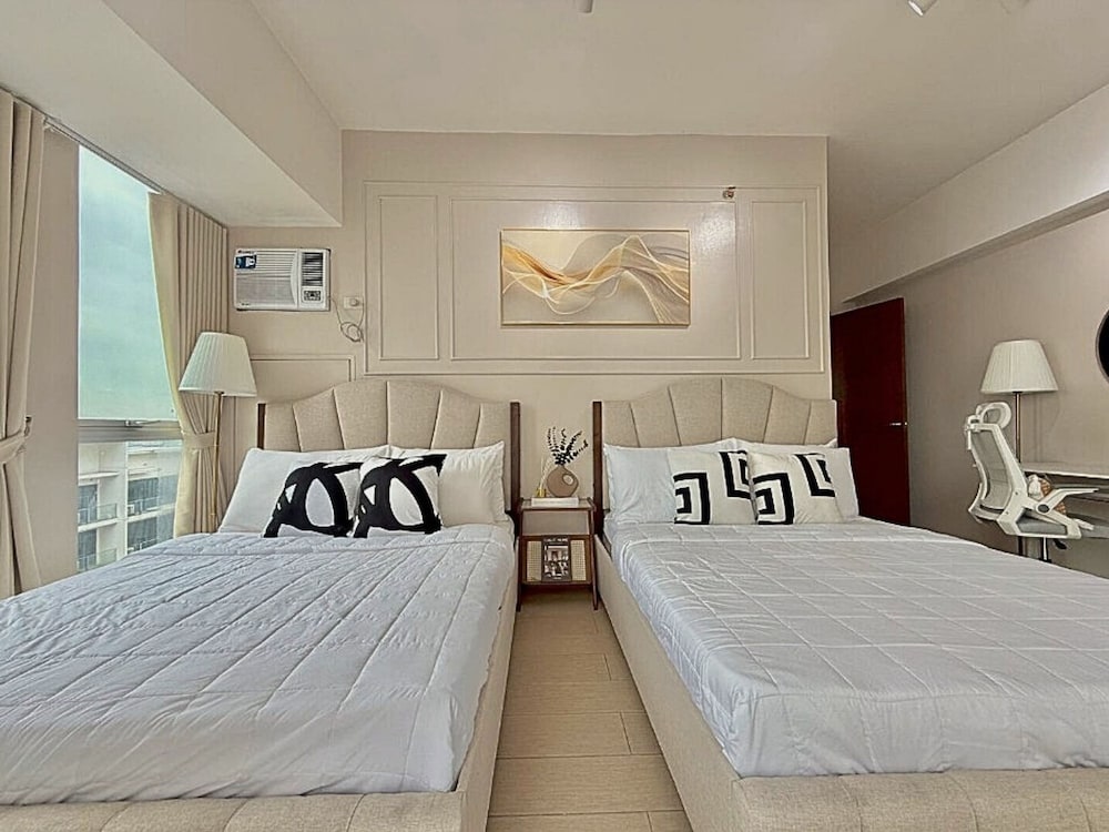 Live Luxury Living at BGC Venice