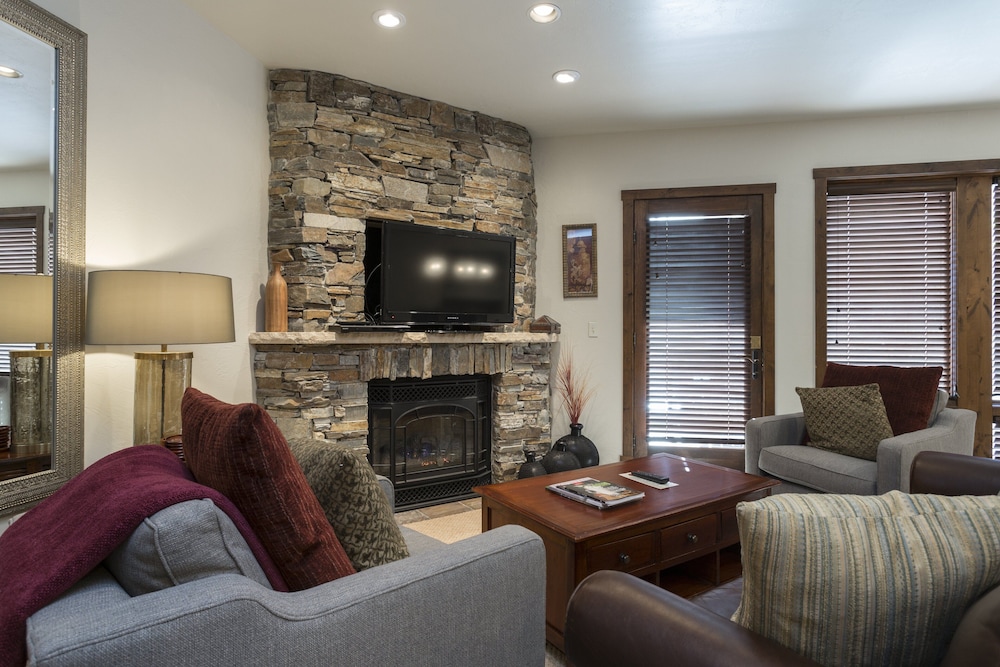 2 Bedroom Condo with Spa - Silver Baron Lodge 2 Condo