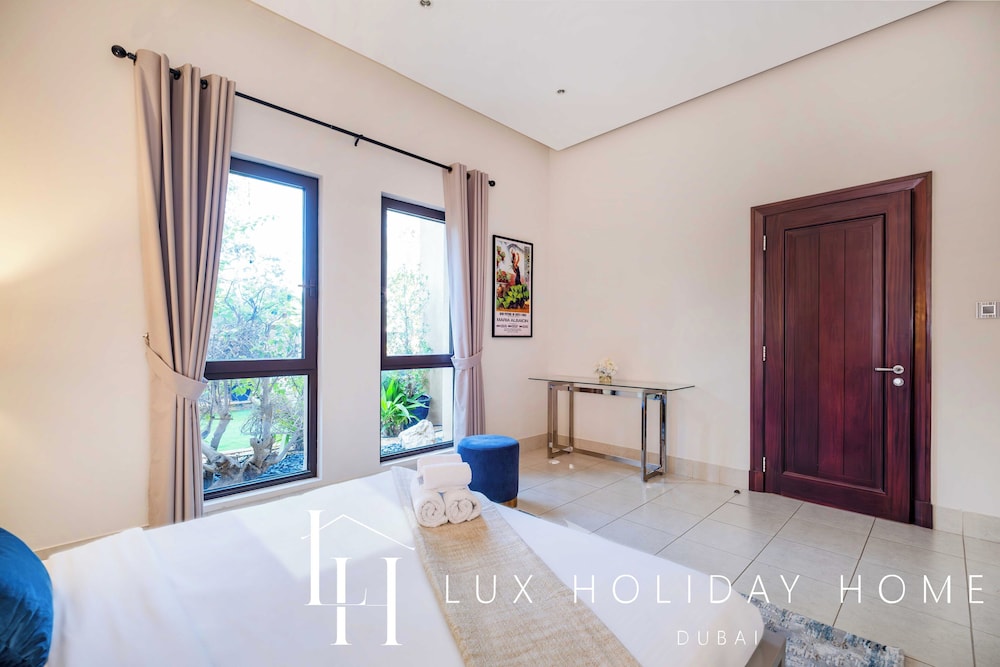 LUX The Burj Khalifa View Garden Suite