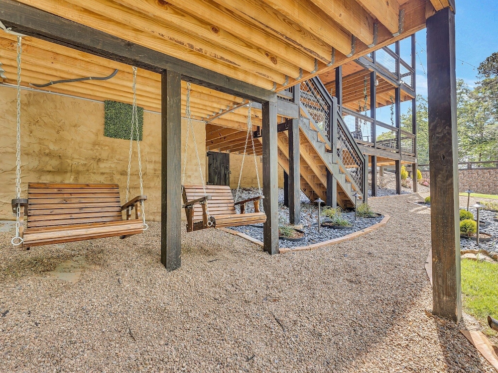 Ebenezer 4 Bedroom Cabin