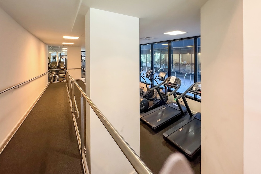 StayAU Stylish 2BR Central Box Hill