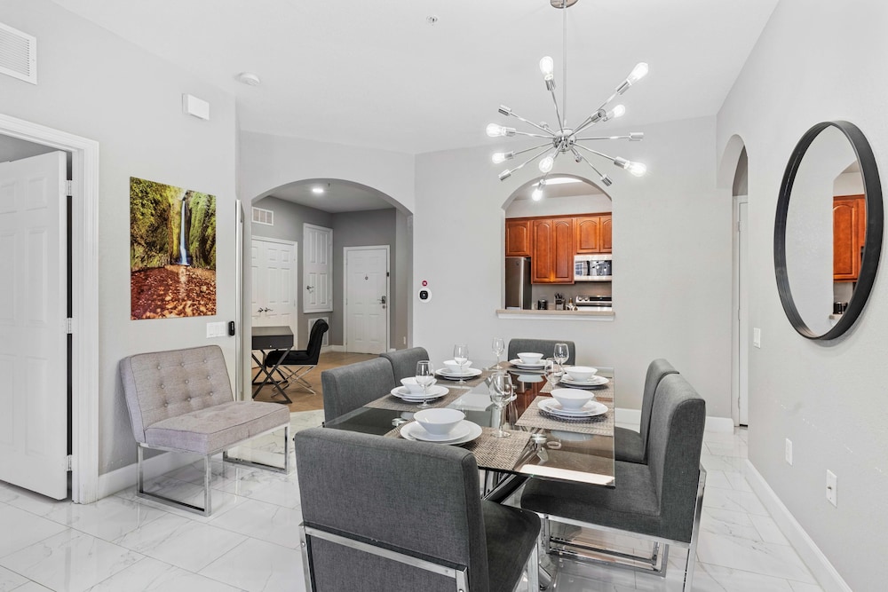 Vista Cay Swanky