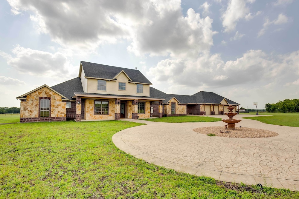 The Oasis Ranch 20-acre Ranch in Whitewright! view 4