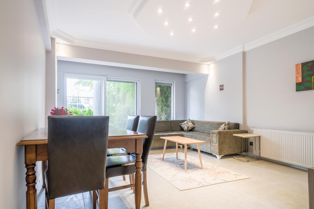 Elegant Flat Close to Istinye Coast view 5