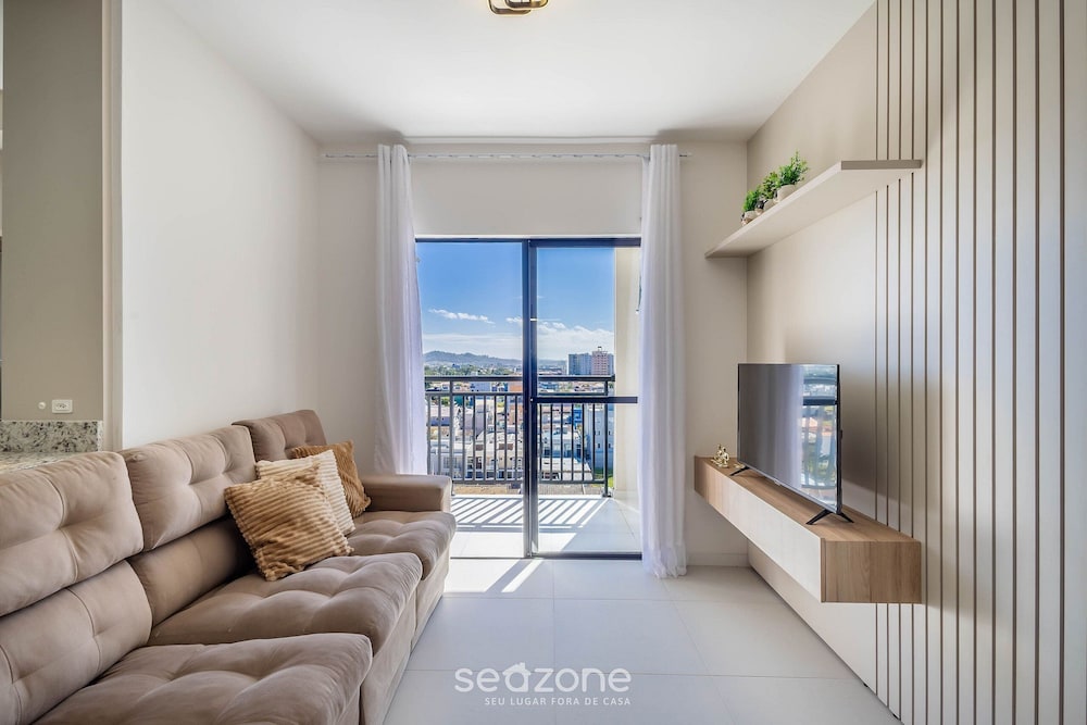 MCB - Apartments With Pool Near the Beach