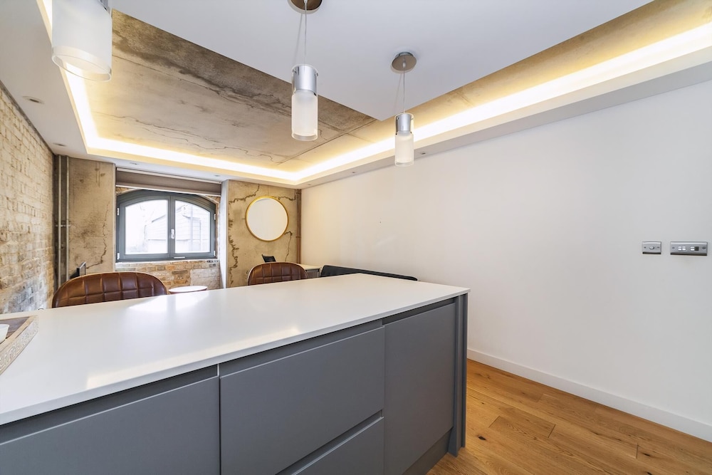 Industrial-chic Flat Near Tower Bridge
