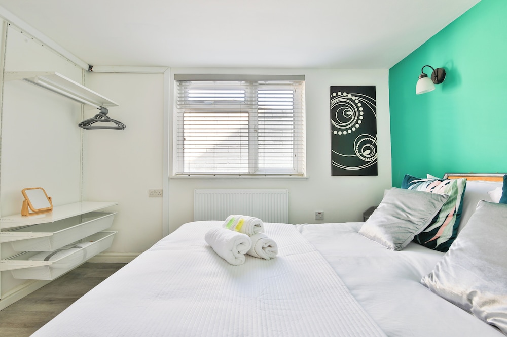 2 Bed Apartment Near Cardiff Bay