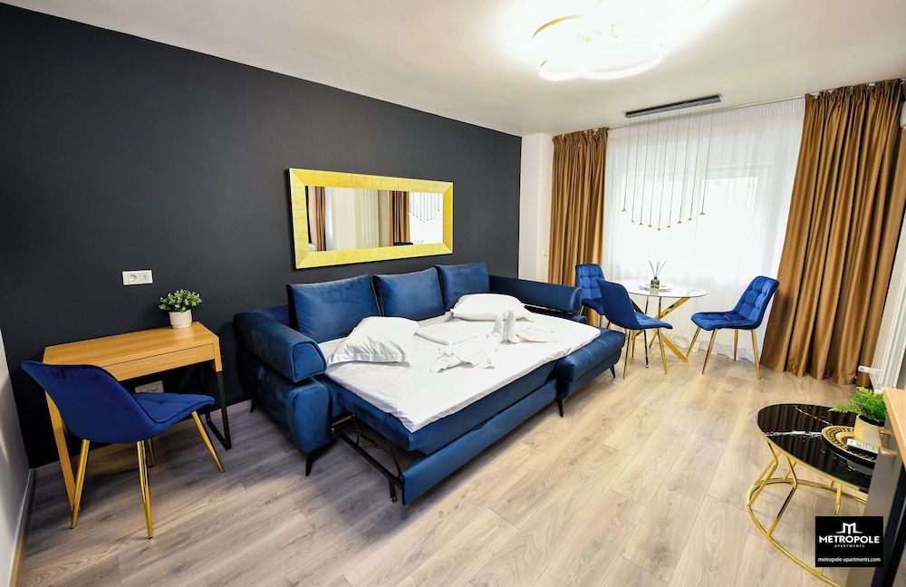 Metropole Apartments Central City