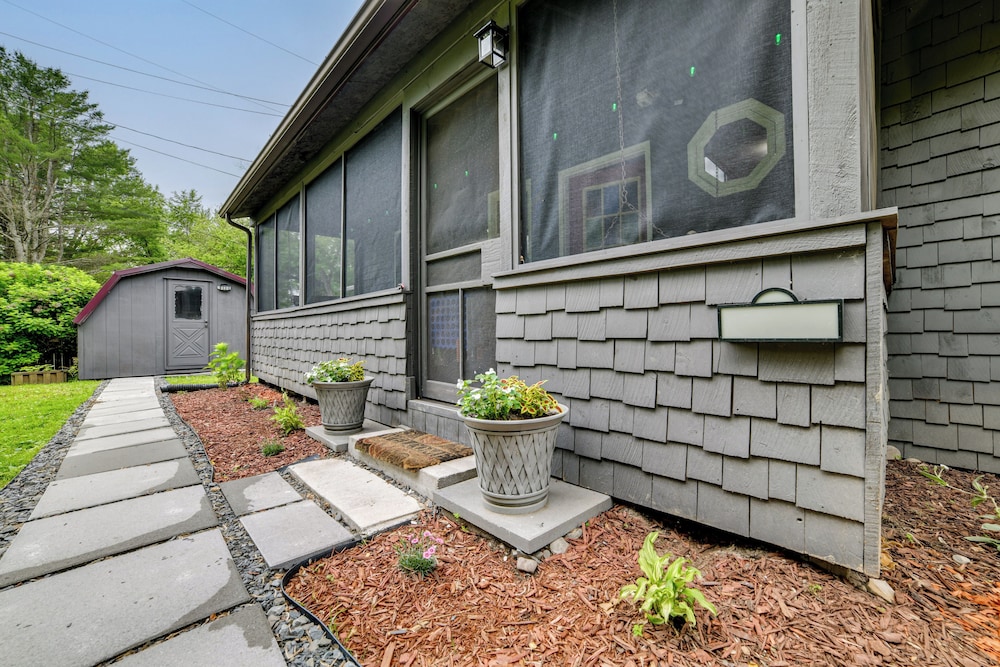 Riverfront Retreat w/ Near Boat Launch in Nineveh!