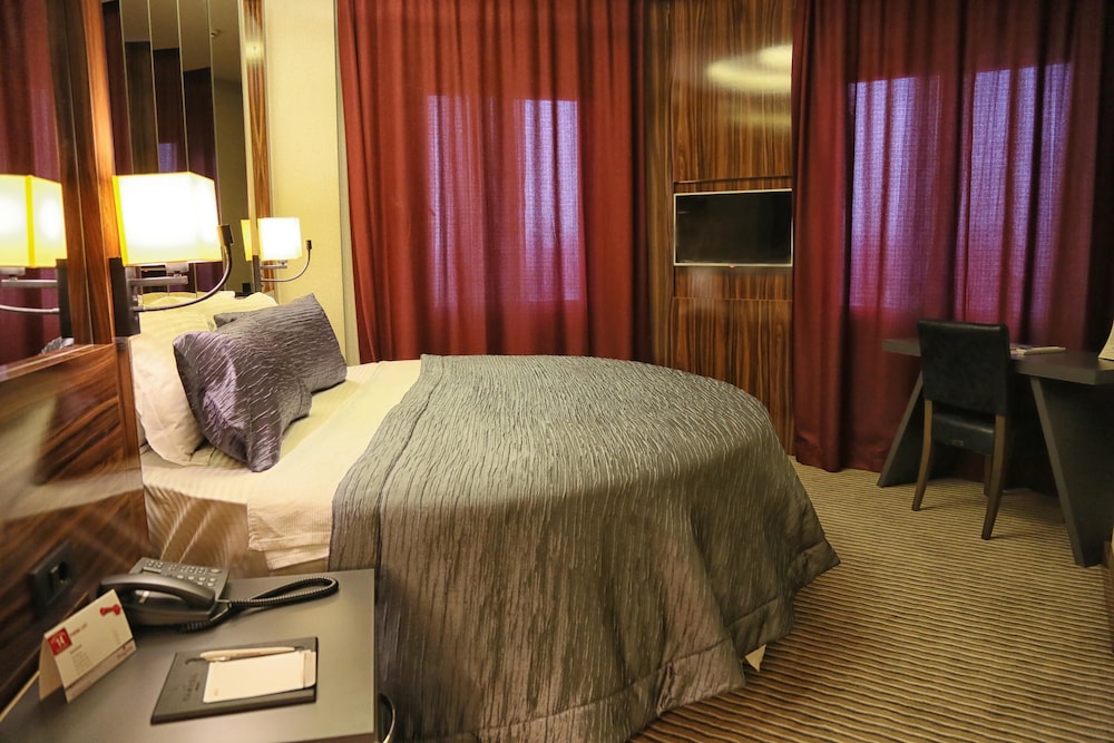 Ramada by Wyndham Mersin - Image 82