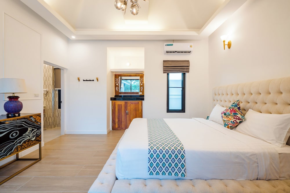 Full moon Bay hua hin Cha-am