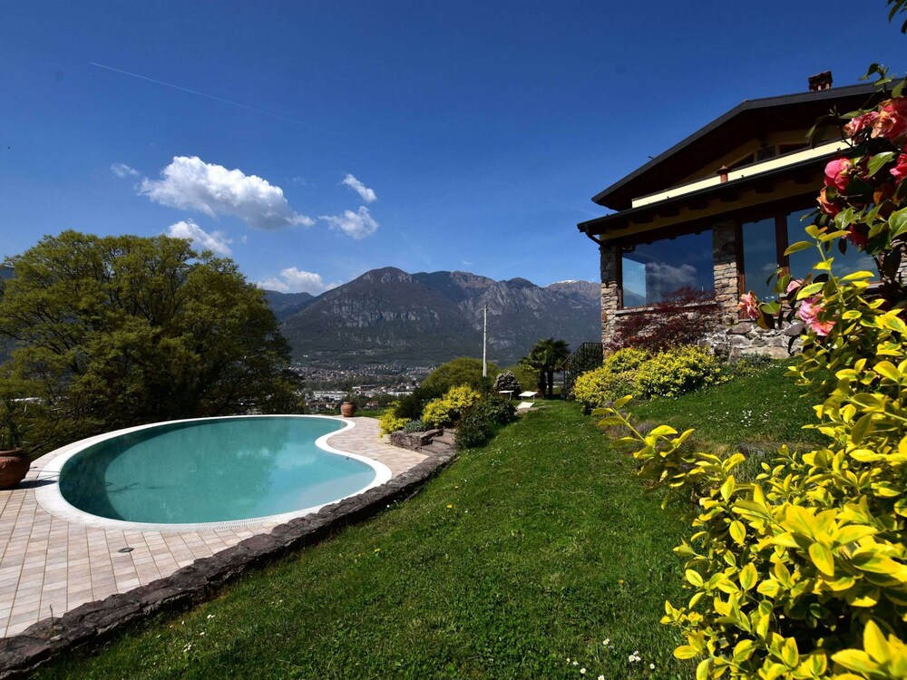 Flat in Villa, With Garden, Barbecue view 3
