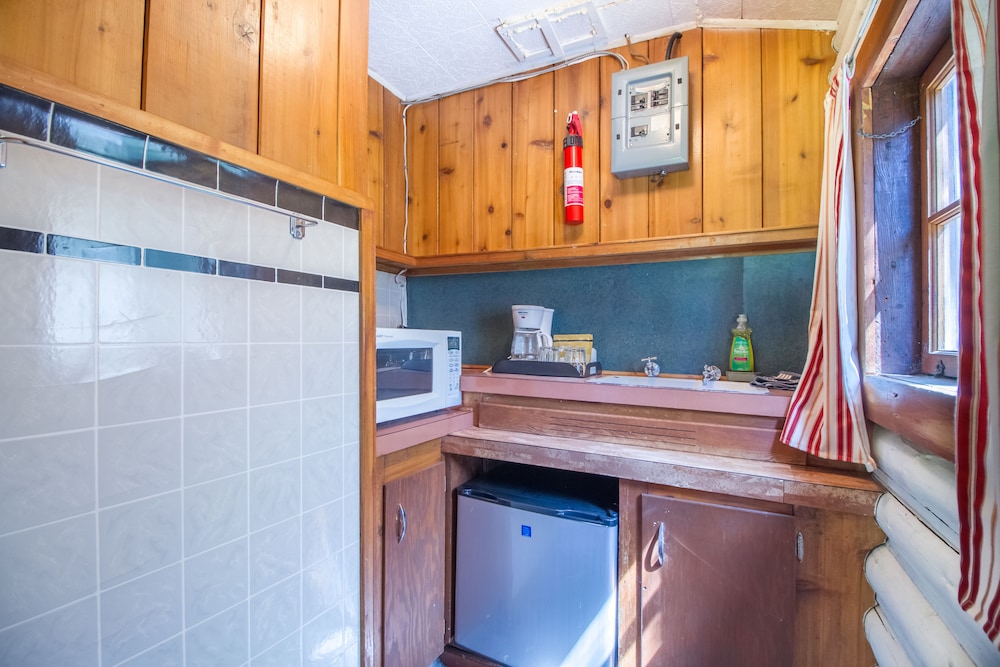 Kootenay Park Lodge