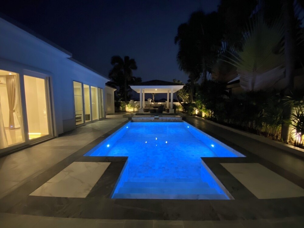 Luxury Pool Villa 510 4BR 8-10 Persons view 5