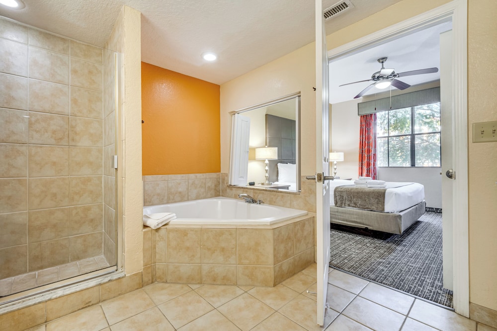 Floridays Resort Condo 11 Mi to Walt Disney World!