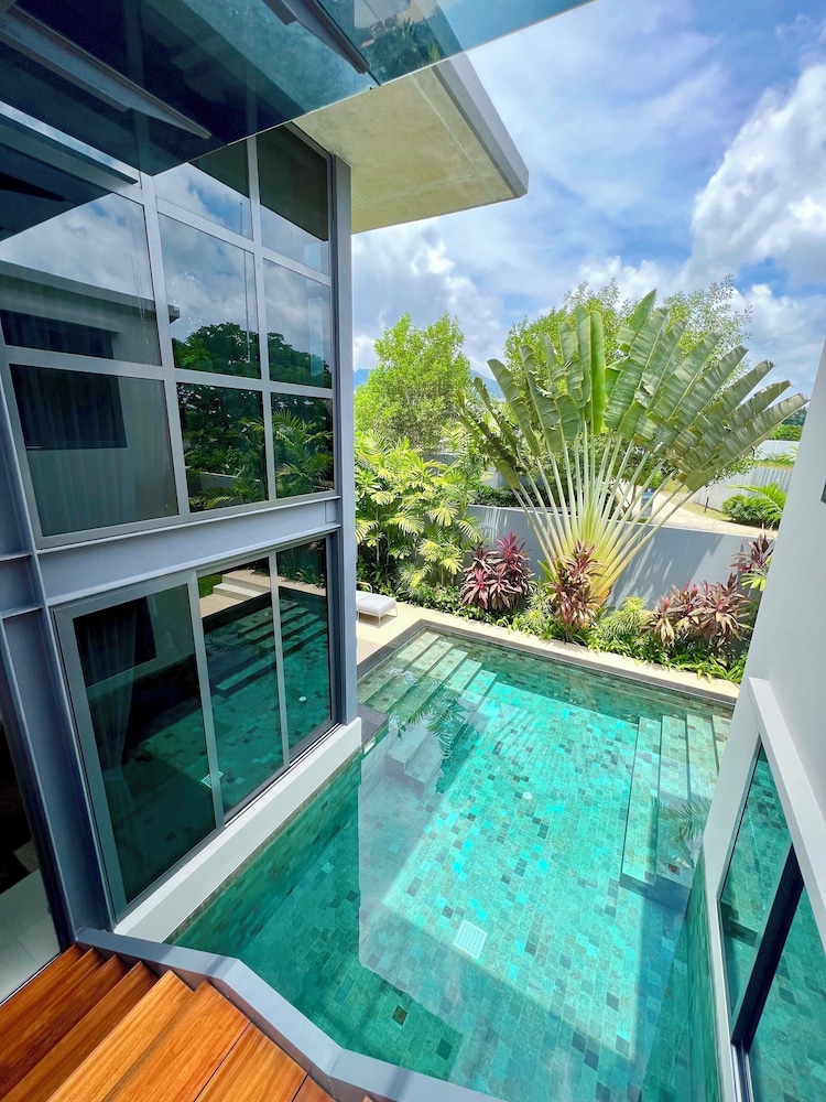 Villa Azure with Pool in Riverhouse
