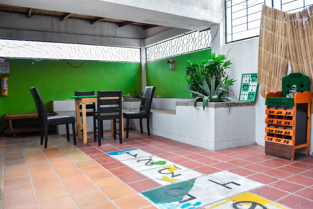 Aluna Hostel B&B