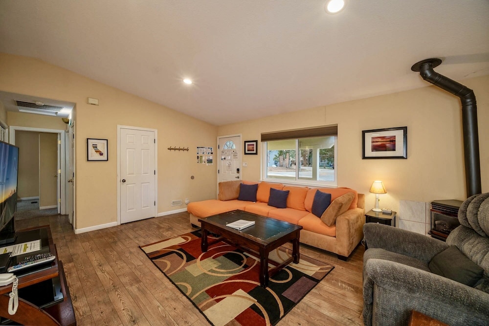 1821 Arrowhead 2 Bedroom Home