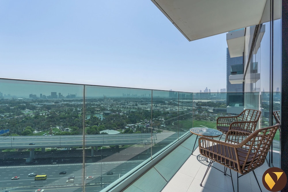 Vogue Near Metro Park & Dubai Frame