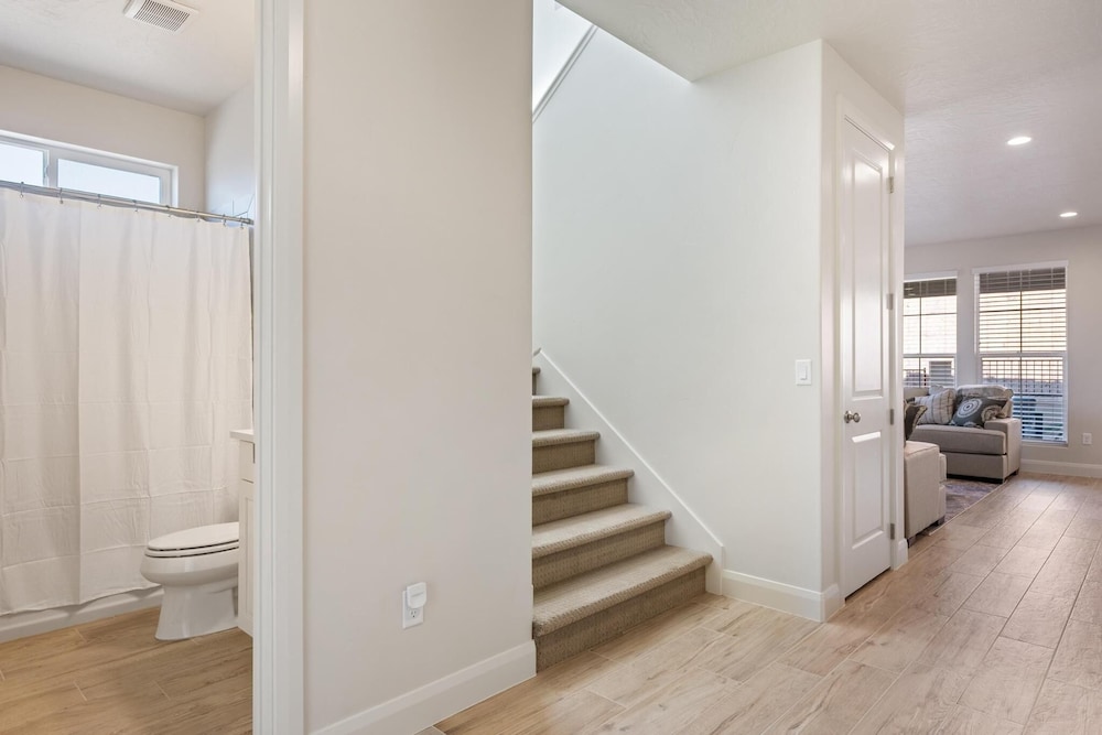 Holiday Hideaway 5 Bedroom Townhouse