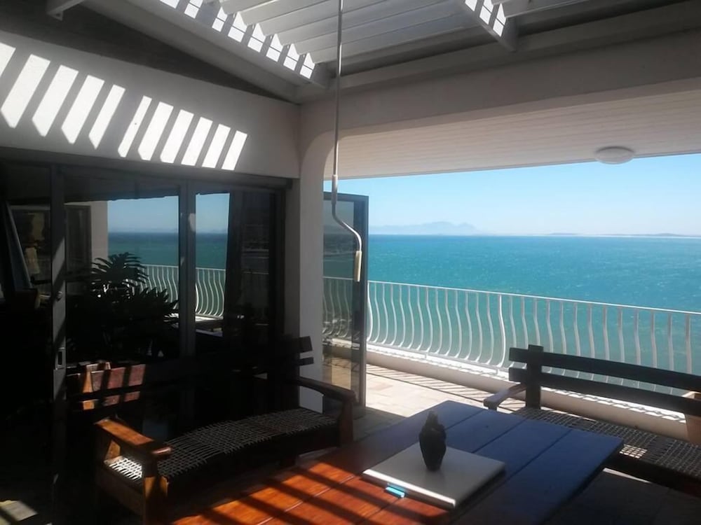 HarbourView Lodge