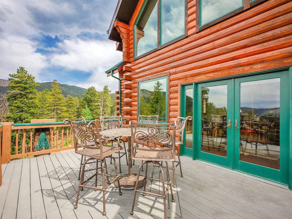 Switchback Basecamp 4 Bedroom Home