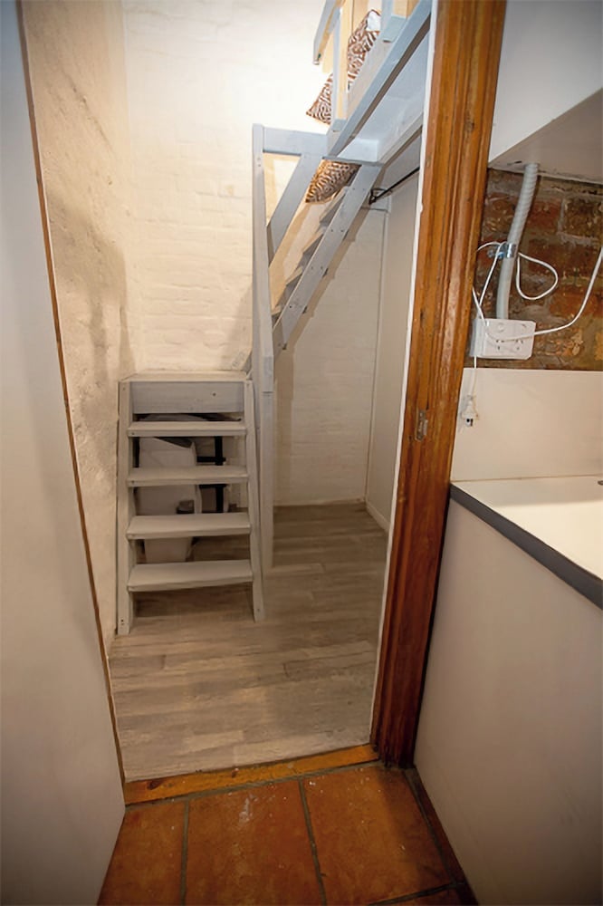 Fitzroy cottage-10pax. 10mins City CBD
