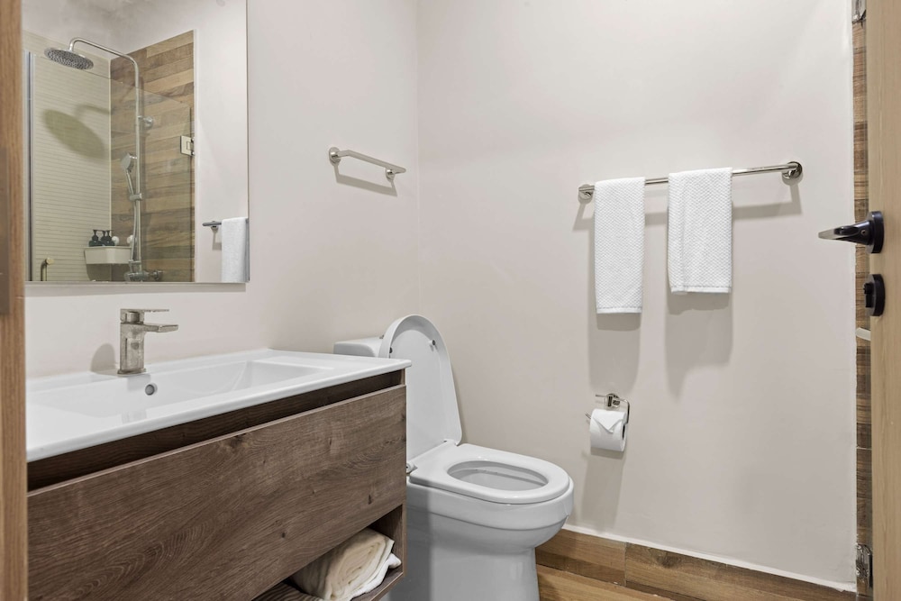 NOK Modern 1BR Apartment With Terrace in Vistacana