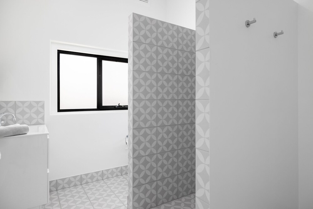 Deco Beach Luxury Apartments view 5
