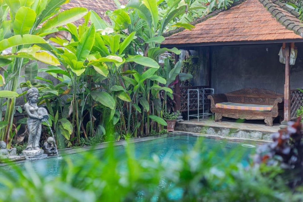 Sari Bamboo Bungalows