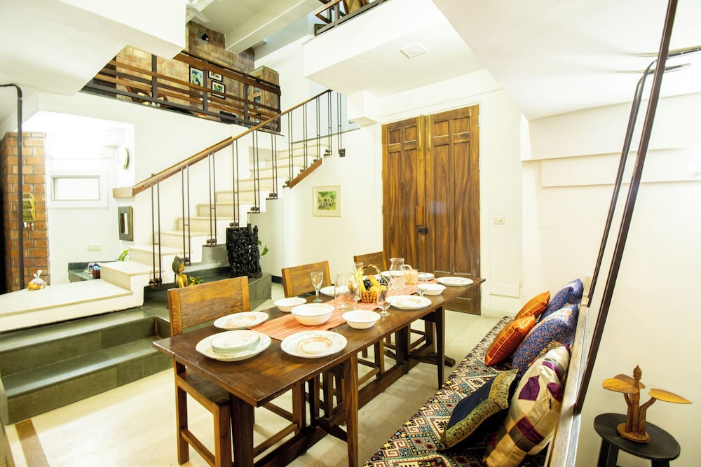 Opulent Antique 3br Villa in Gurugram