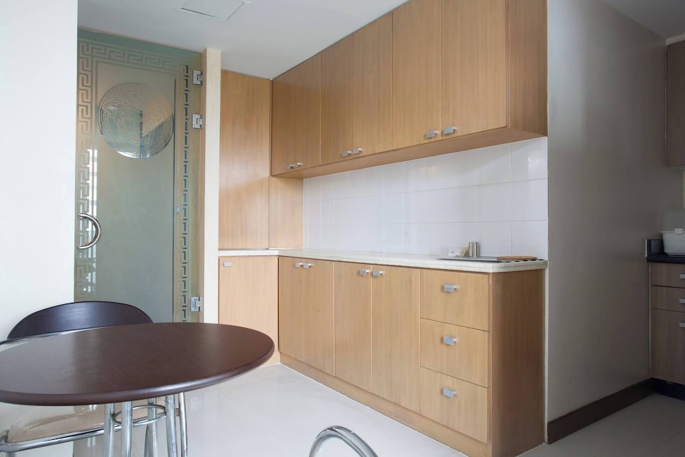 7C - 2 Bedroom Downtown Apartment With Shared Pool