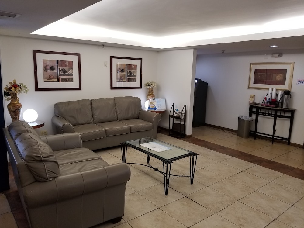 Lansing Vacations - Travelodge by Wyndham Lansing IL - Property Image 22