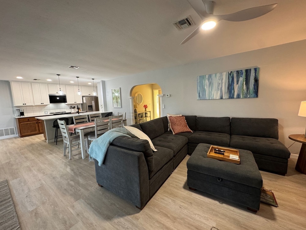 Punta Gorda Isles South Facing Pool, Dog Friendly, Less Than 2 Miles To Downtown 3 Bedroom Home