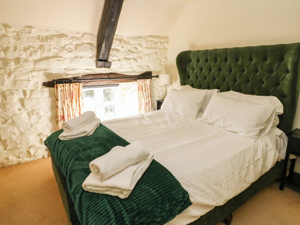 Rose Hip Cottage