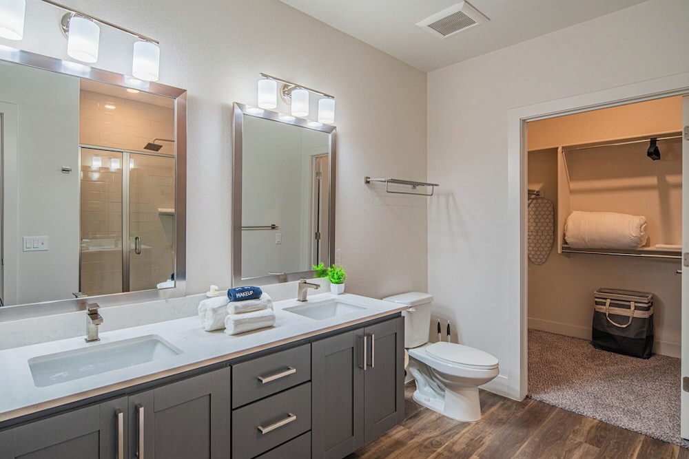 ROVE LIVING/KB - Scottsdale Grand