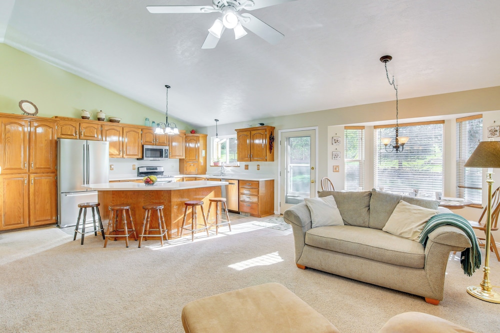 5 Mi to Downtown Logan: Scenic Retreat w/ Patio