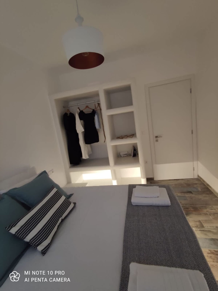 Theis Seafront Retreat - Loutra Seaview Bliss