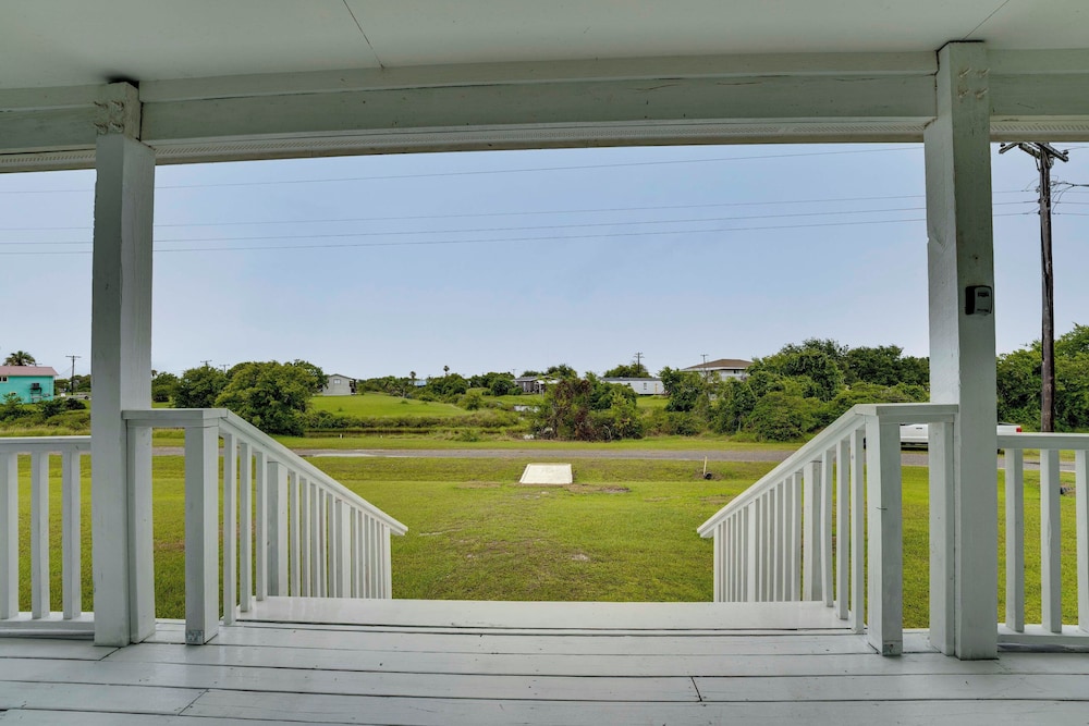 Fish & Boat: Home w/ Spacious Yard in Seadrift