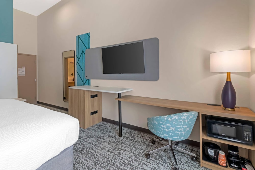 Sleep Inn & Suites