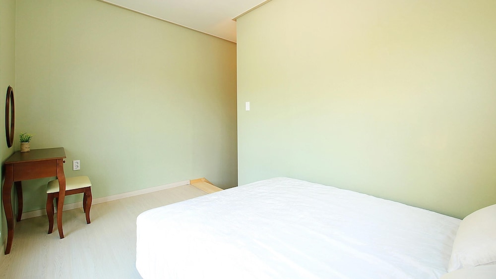 Hongcheon Stone Brown Pension