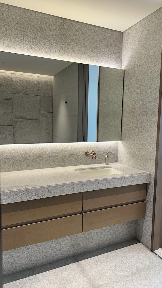 Caelum Black Gangnam Luxury Apt