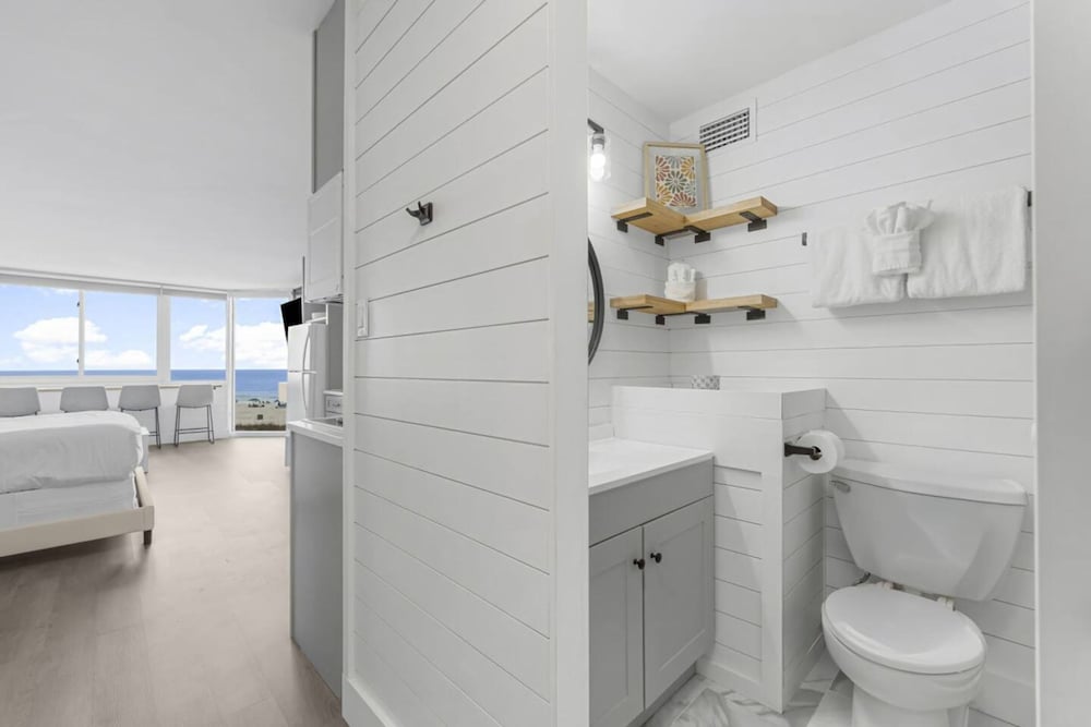 Renovated Beach Front Ocean View Condo TOG 321