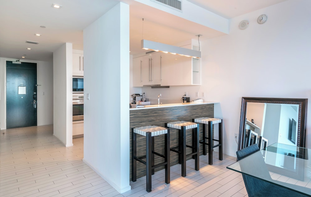 Luxury Vacation Rentals in South Beach by LRMB
