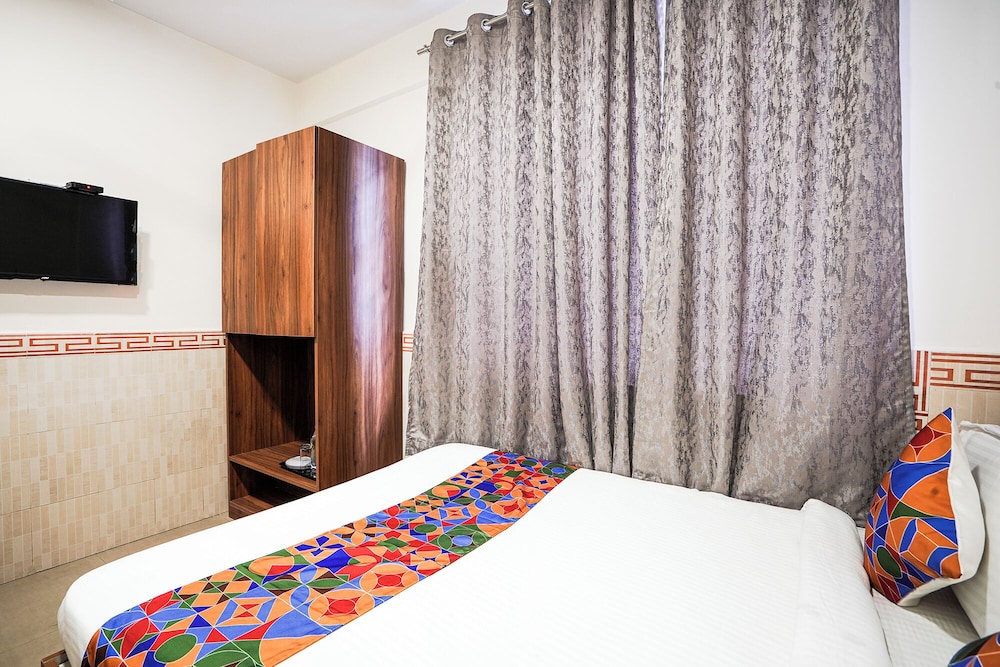 Fabhotel Raayara Bliss