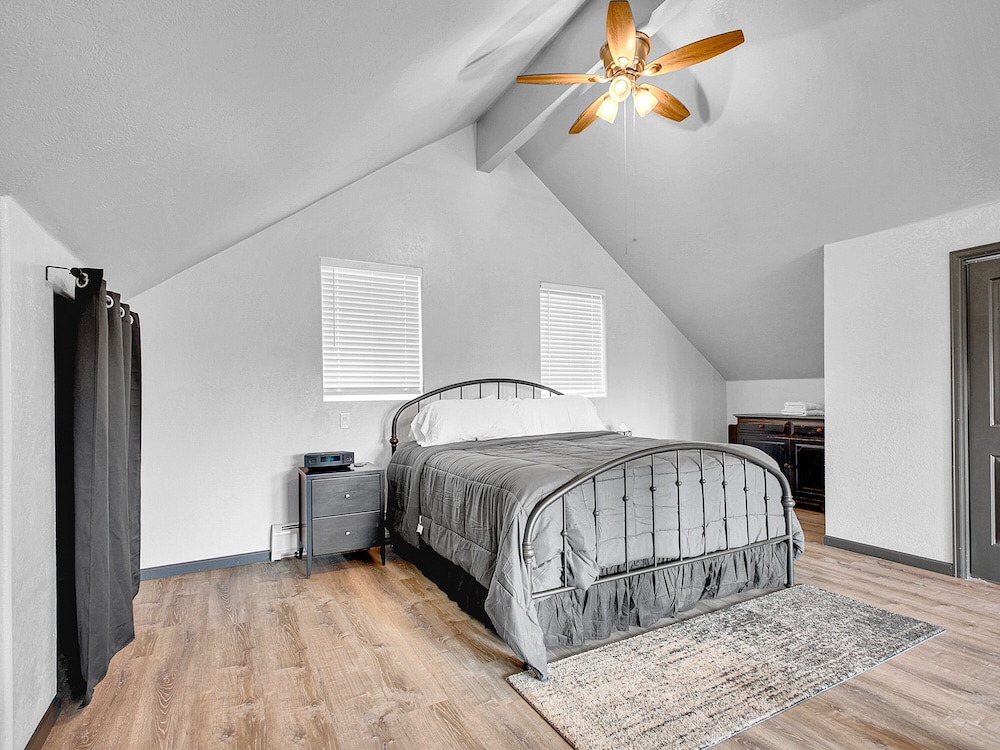 Switchback Basecamp 4 Bedroom Home
