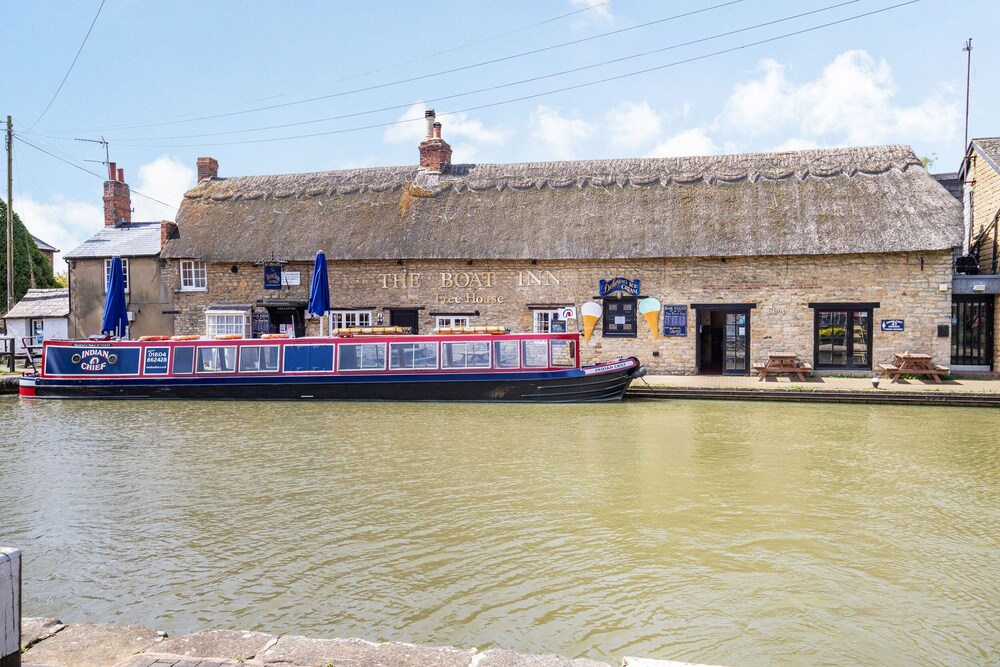 4 Canalside Cottages