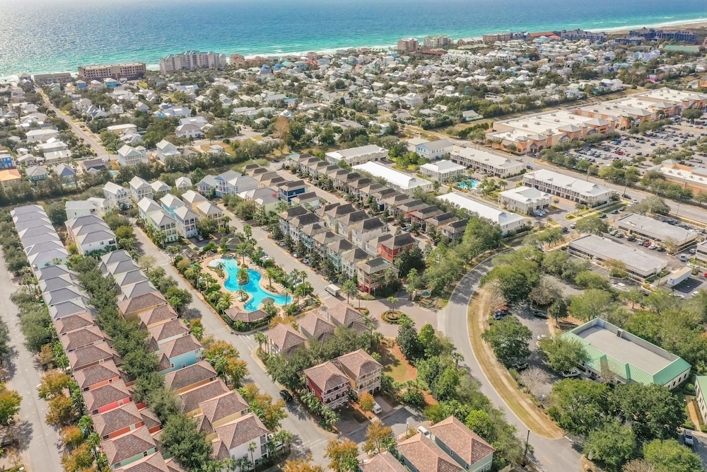 Coral By Avantstay Gorgeous Three Story Home w Two Balconies