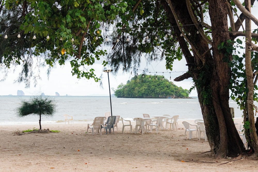 PAN Beachfront Resort Krabi